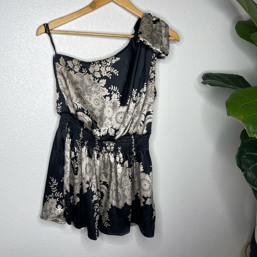 ☀️3x$25☀️ Celine by champion one sleeve top